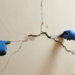 inspection des fissures murales